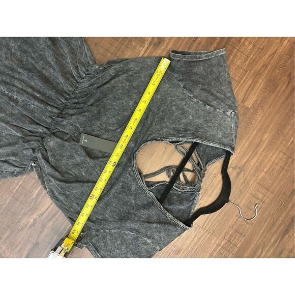 Lulu’s NWT Casual Cutie Washed Gray Short Sleeve Romper, Sz Medium, MP $58 - Picture 5 of 13